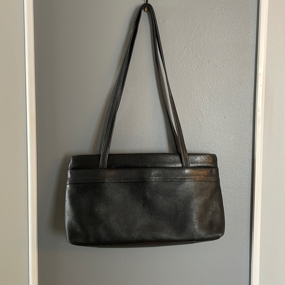 Black leather handbag. Excellent used condition - Picture 1 of 4